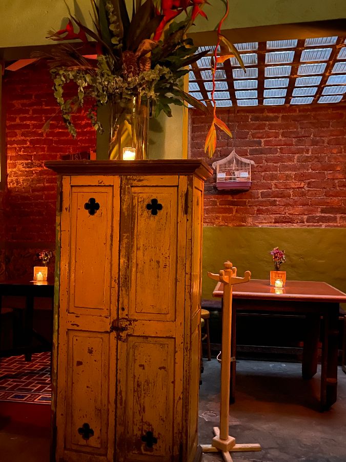 테이블 위의 촛불