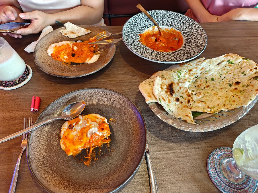 인도 분위기가 물씬 풍기는 식기