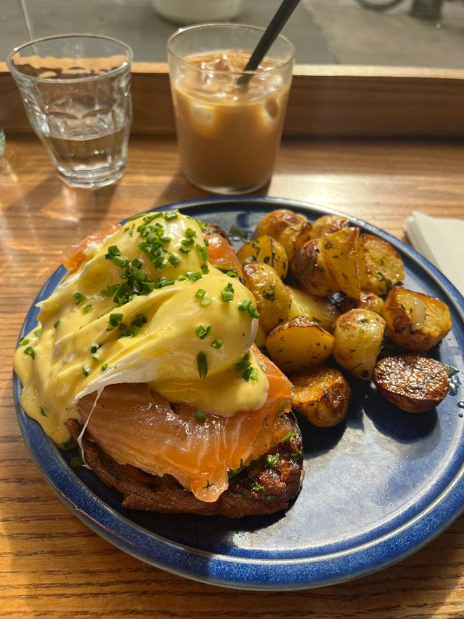 신선한 재료가 돋보이는 브런치 메뉴