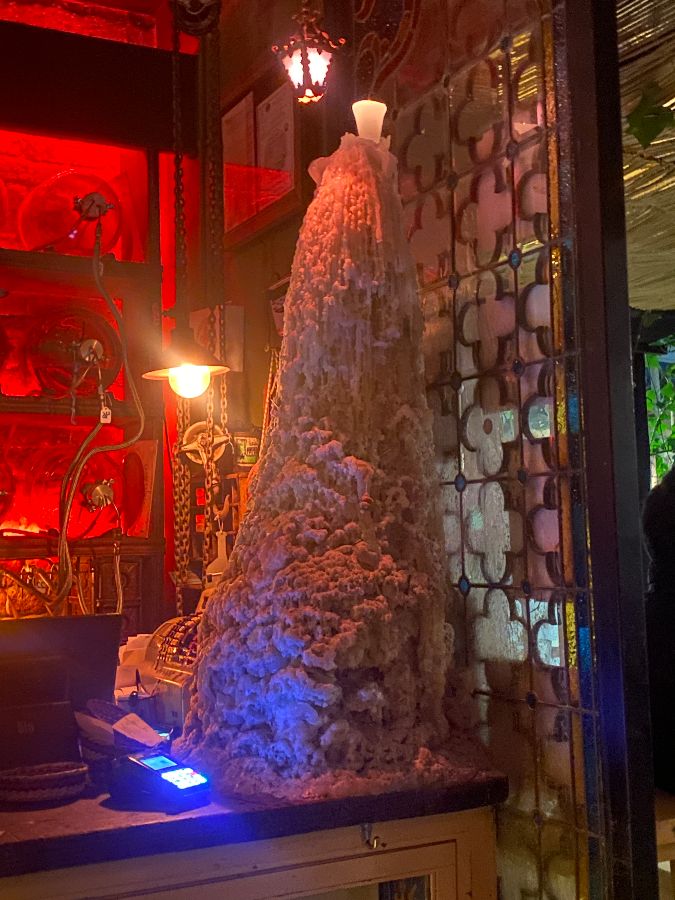 웅장한 촛농 조형물