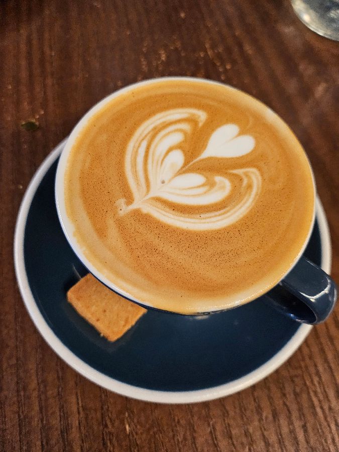 하트 라떼 아트가 인상적인 Piccola Latte