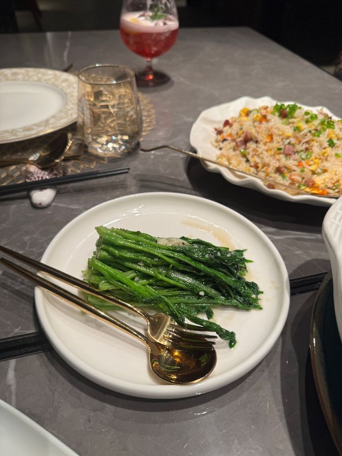 다채로운 색감의 볶음밥