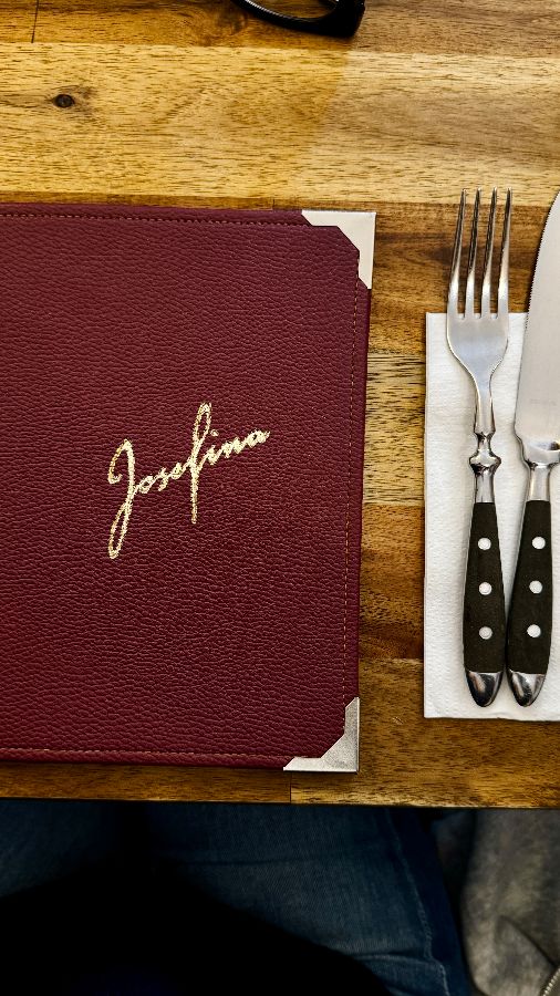 메뉴판과 커트러리