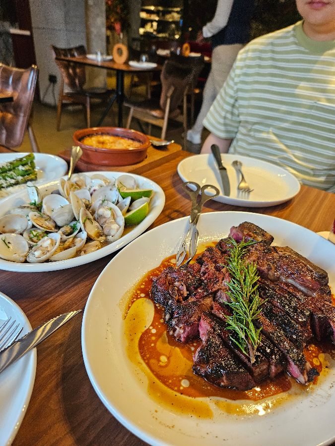 스테이크와 농어회