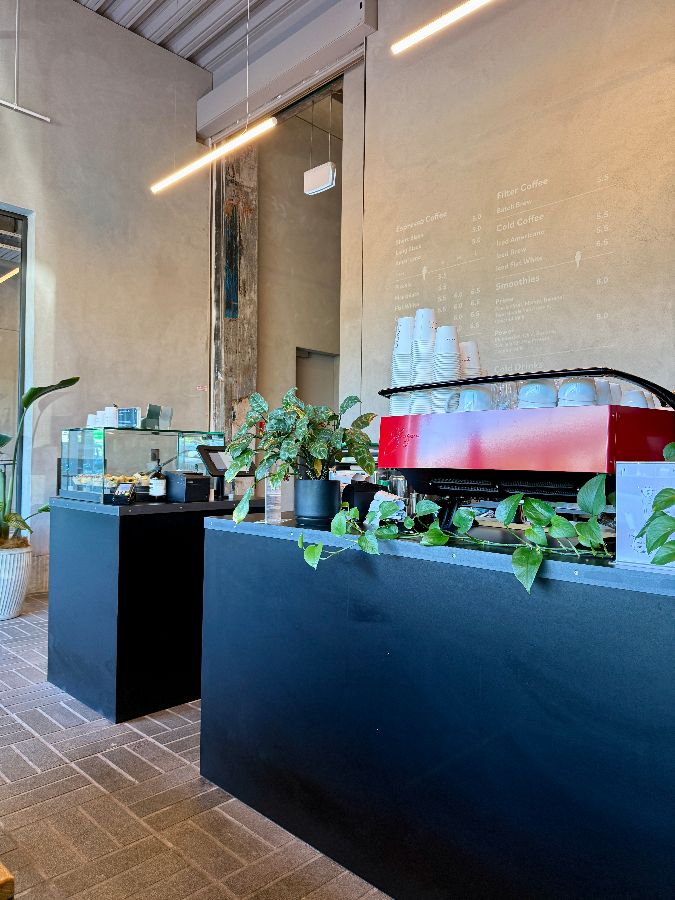 카페 내부 카운터 모습