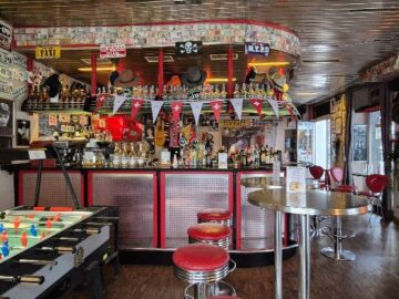 취리히 밤을 수놓는 추억, 셰리프 바에서 맛보는 인생 칵테일과 즐거움 가득한 시간!