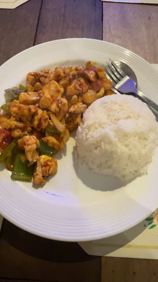 치킨 캐슈넛 볶음밥