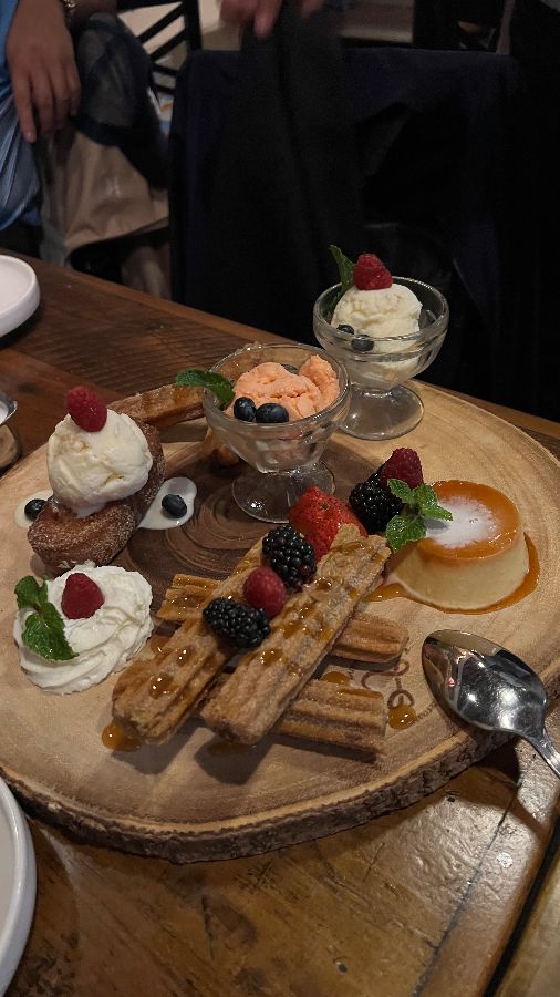 다양한 디저트 플래터