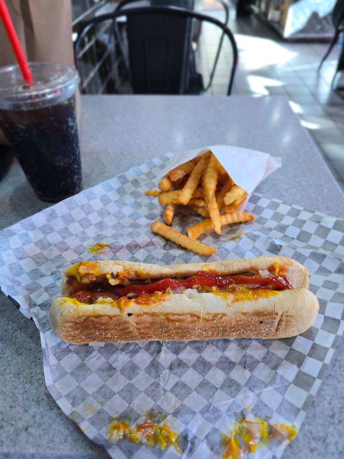 핫도그와 감자튀김, 콜라