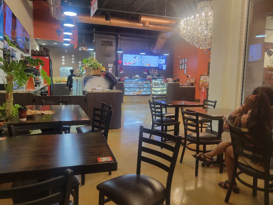 파인크레스트 베이커리 내부 전경