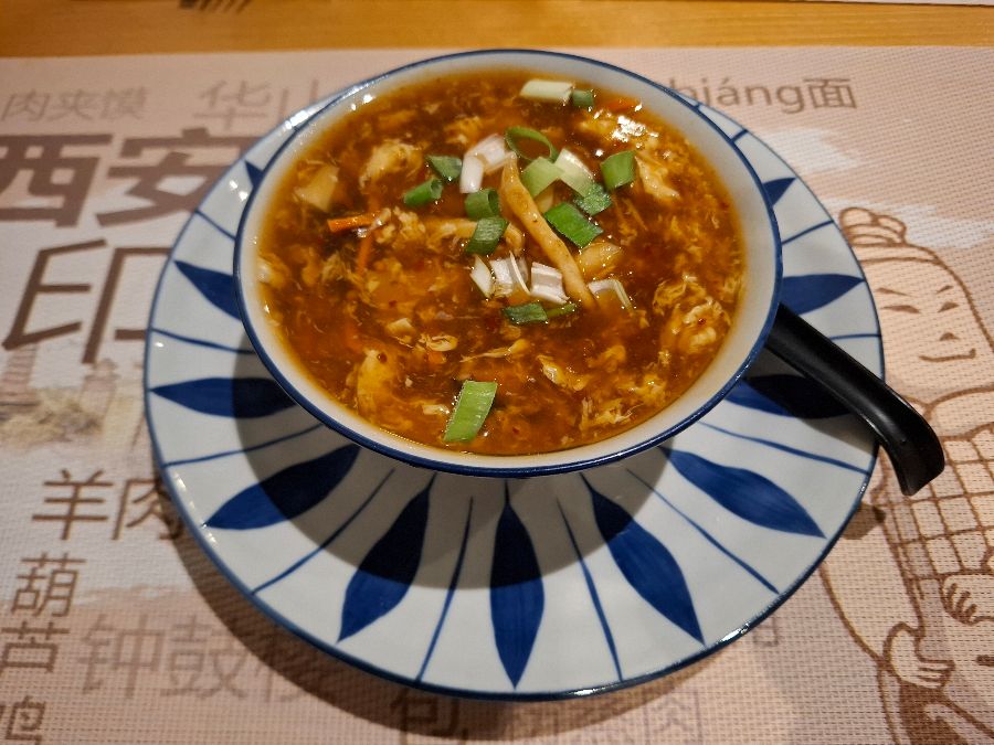 뜨끈한 국물이 일품인 중국식 수프