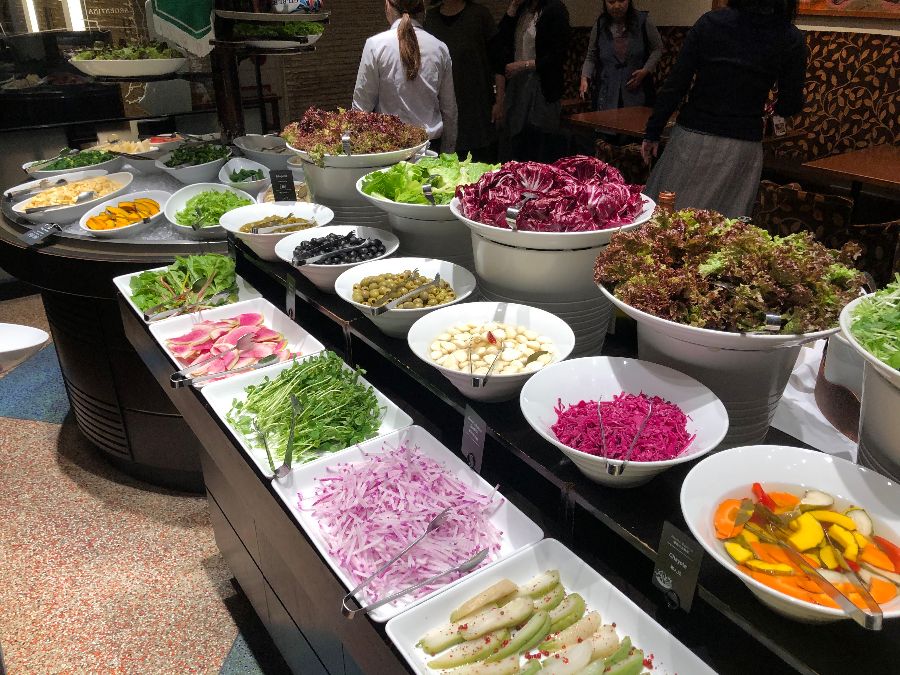 다채로운 샐러드바