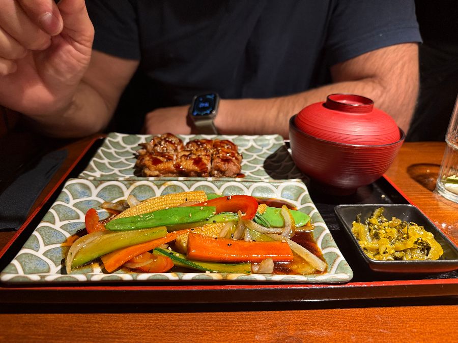 정갈하게 담긴 요리