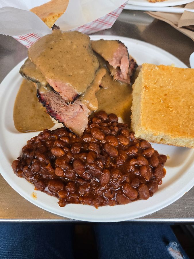 브리스킷과 콘브레드, 베이크드 빈