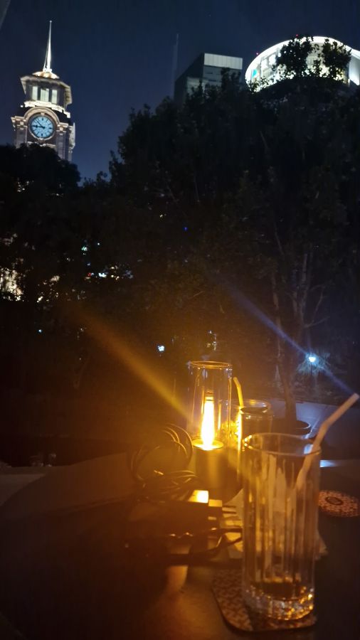 바르바로사 야외 테이블