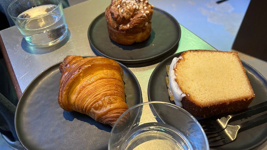 다양한 빵과 케이크