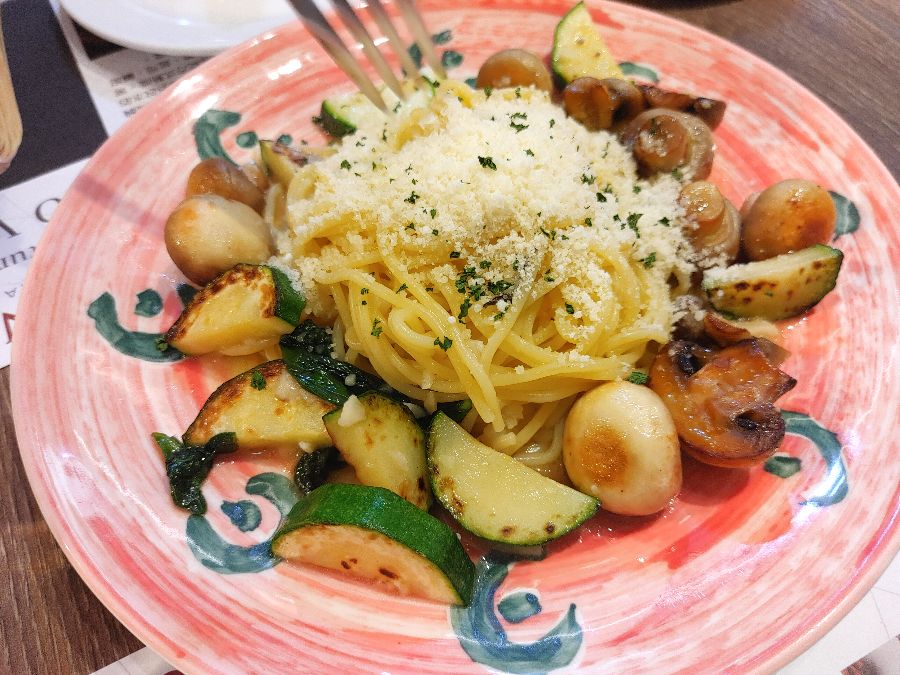 해산물 리조또의 디테일 샷