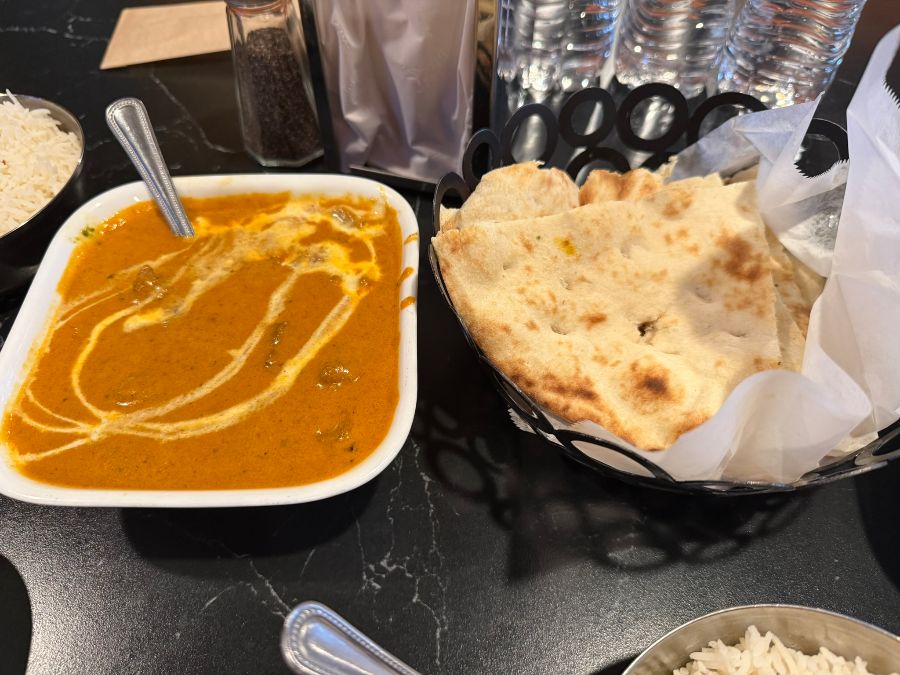 부드러운 버터 마살라 양고기