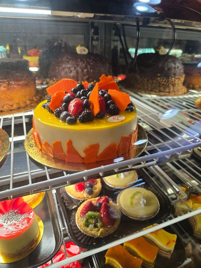 화려한 장식의 케이크