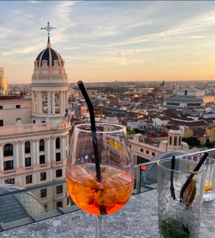 Ella Sky Bar 내부 인테리어