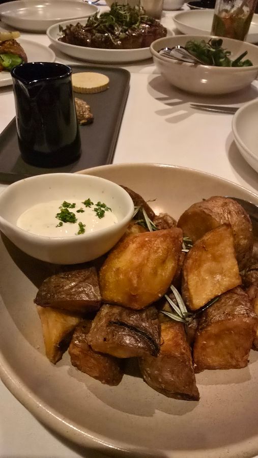 레스토랑 내부 좌석