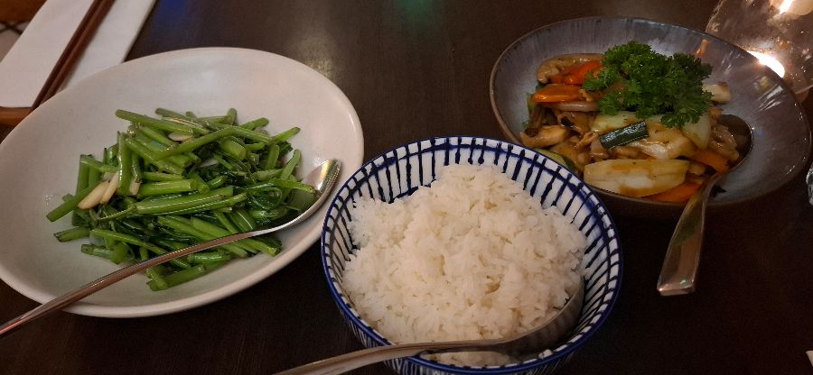 레스토랑 내부 장식