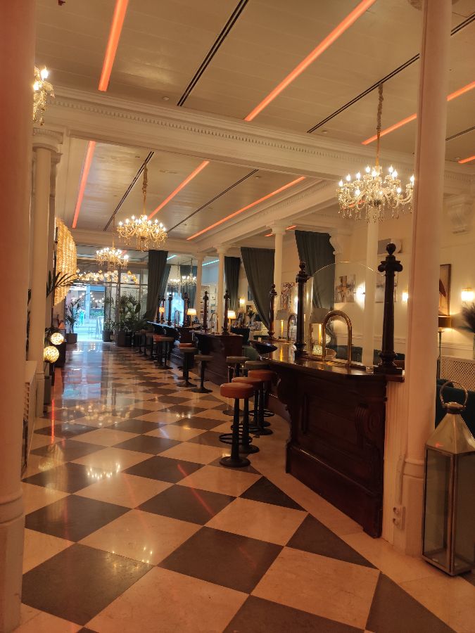 기타 연주자의 열정적인 모습