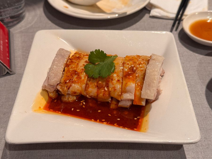 테이블 가득 채운 음식