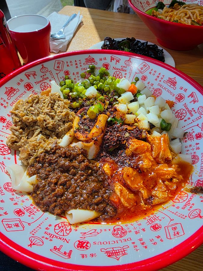 다양한 각도에서 찍은 뱡뱡면