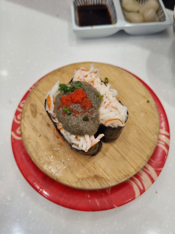 정갈하게 담겨 나온 초밥