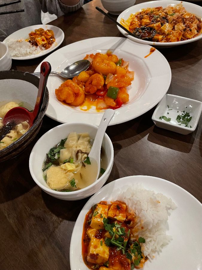 테이블과 의자의 모습