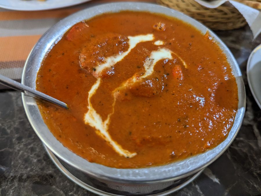 인도 레스토랑에서의 행복한 시간