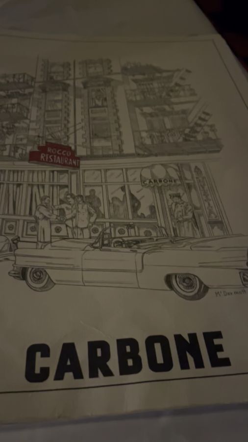 테이블 위에 놓인 다양한 이탈리아 요리