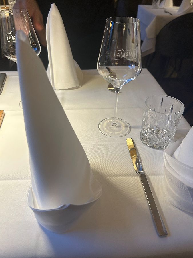 신선한 과일과 달콤한 디저트