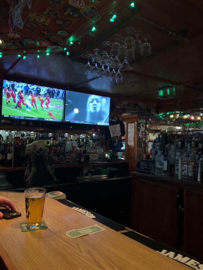 펍 내부의 다양한 장식들