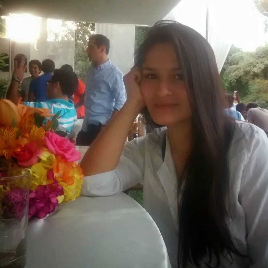 젤라또를 즐기는 모습