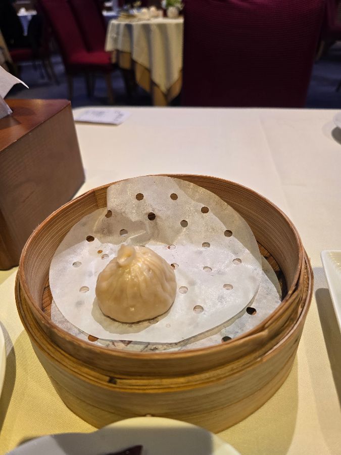 붉은 빛깔의 홍미창펀