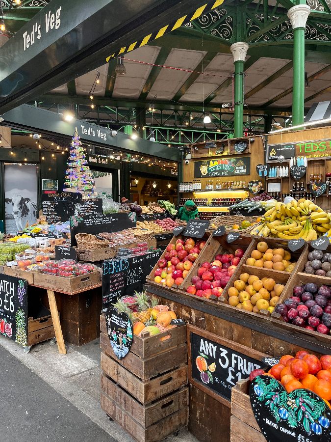 버로우마켓 길거리의 사람들
