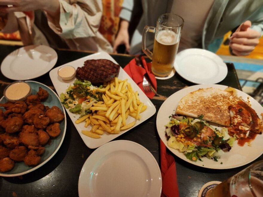 베를린 맛집 ‘TexMex’, 평범함 속 숨겨진 미식의 보석, 독일 학센에 지친 영혼들을 위한 감동적인 미식 서사