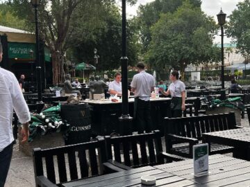 두바이의 숨겨진 맛집, The Irish Village에서 만끽하는 아일랜드 감성