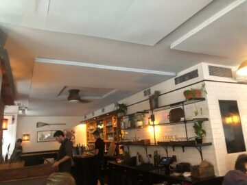 에밀리 웨스트 빌리지, 뉴욕 3대 버거 맛집의 피자와 햄버거 서사