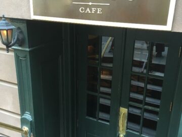 뉴욕 해리스, 시간이 빚어낸 클래식한 감동, 비프 웰링턴이 선사하는 환상의 맛집 서사