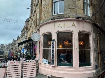 에든버러 한 복판, ‘Laila’s’ 핑크빛 브런치 맛집에서 펼쳐지는 황홀경