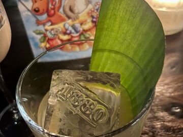 시드니 맛집, 바 1880: 비밀스러운 계단 끝, 환상적인 칵테일의 서막