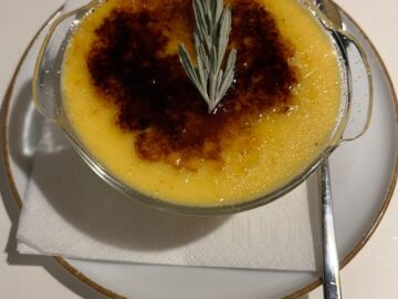 피르고스 Mantouni Sweetery, 달콤한 유혹이 가득한 그리스 맛집 서사