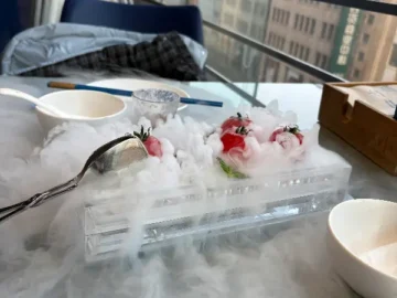 상하이 미식 골목, 황홀한 베이징덕 향연 속 숨겨진 현지인 맛집