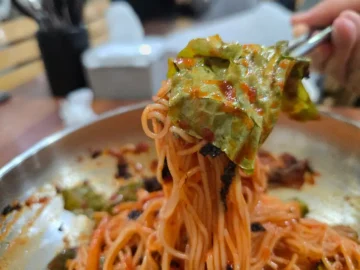 소박한 행복이 스며든, 여수 학동 국수 맛집 기행