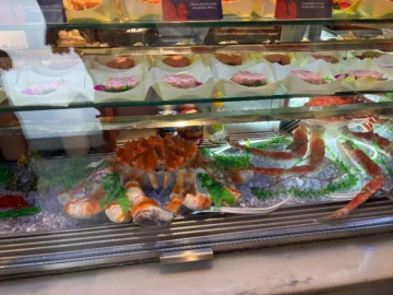 마드리드 미식의 중심에서 만나는 특별한 게 맛집, 산미구엘 시장의 숨겨진 보석