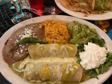 실버 레이크의 숨겨진 멕시코 맛집, 카시타 델 캄포에서 펼쳐지는 맛있는 이야기