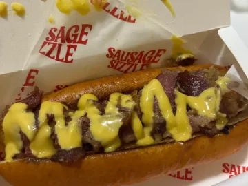 TTDI에서 맛보는 천상의 맛, Sausage Sizzle에서 펼쳐지는 특별한 핫도그 맛집 기행